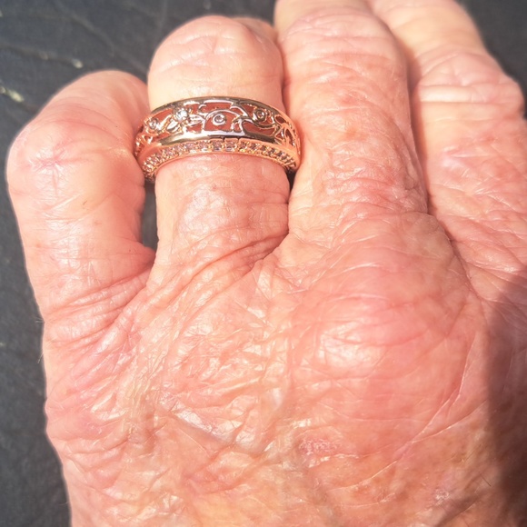 REAL STUNNER!! - Picture 5 of 5